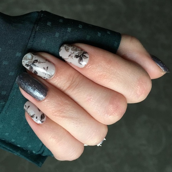 🤍 Partial Sheet Timeless Jamberry Nail Wraps - Picture 5 of 7